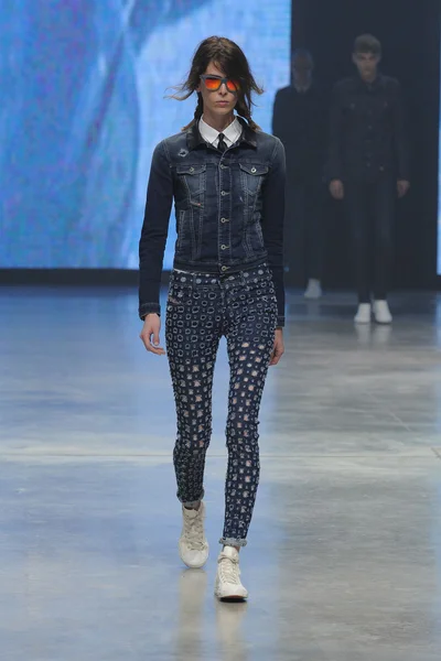 Look 33